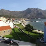 아파트 Area Pequena 2