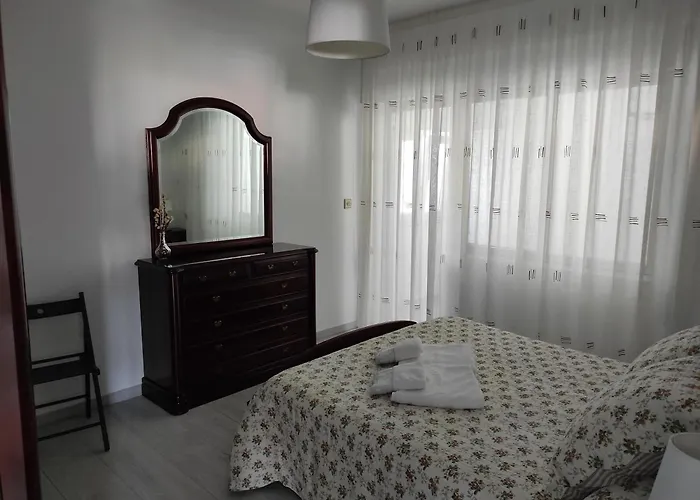 Area Pequena 2 Apartment Ezaro