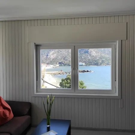 Area Pequena 2 * Ézaro