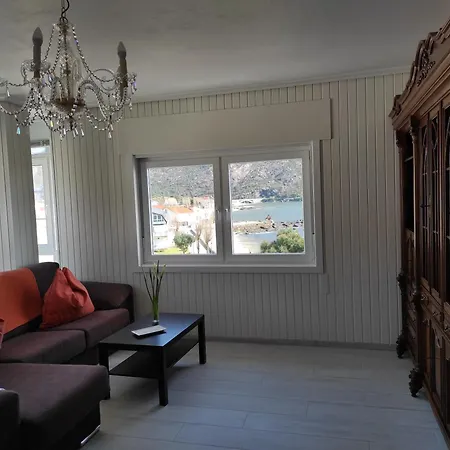 Apartamento Area Pequena 2 *