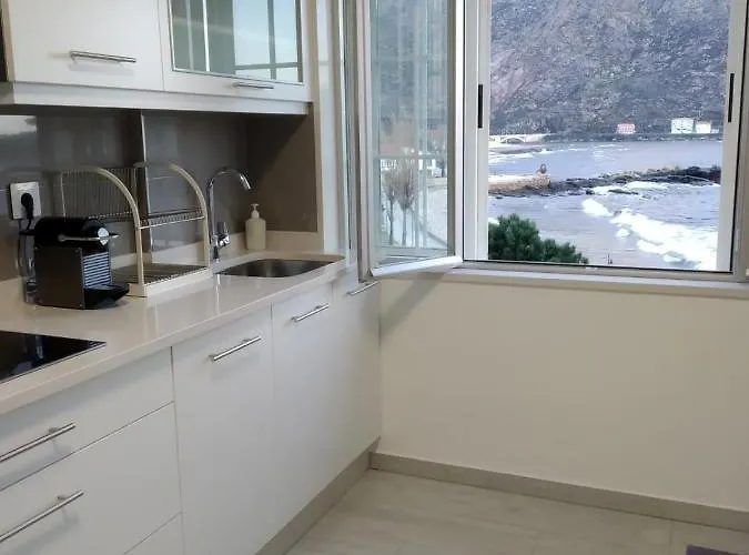 Area Pequena 2 * Ézaro